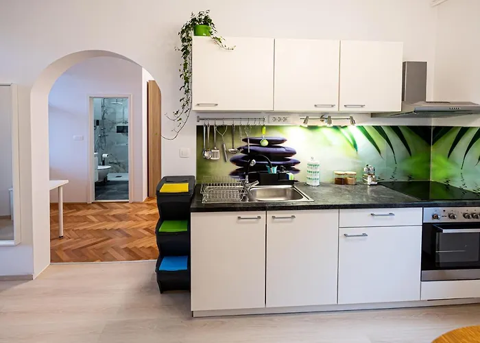 That Cat Flat - Free Parking, Near Center, Cats! Apartment